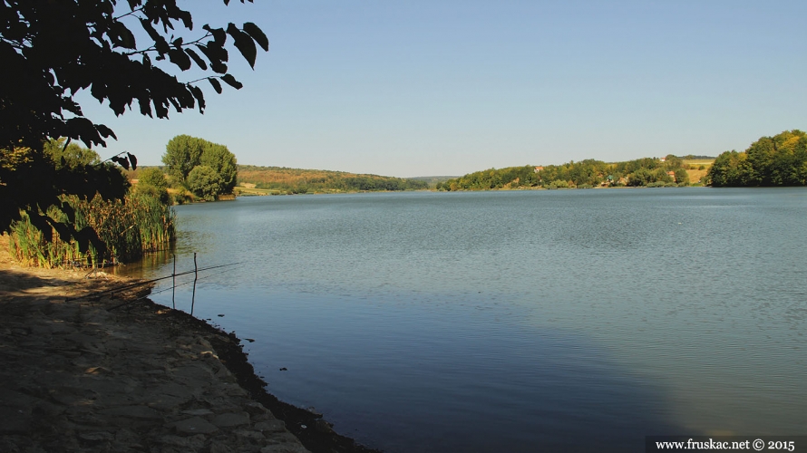 Weekend Breaks - Avantura na dva jezera u Erdeviku i degustacija u vinariji