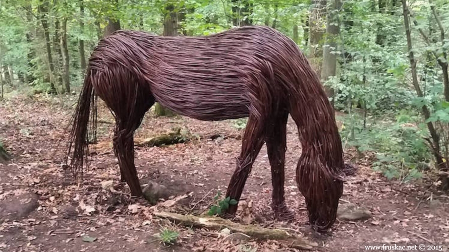 News - Bezvremene šumske skulpture od vrbe