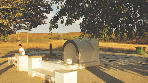 Savina Memorial-Fountain Spring